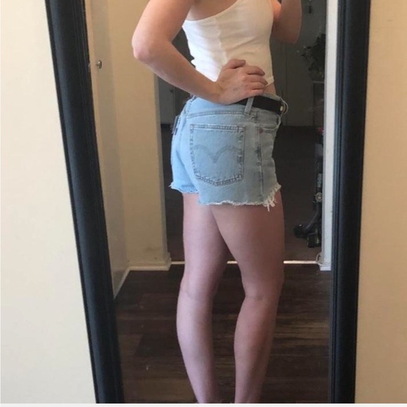 Levi's 501 High Waisted Button Fly Denim Cut-off Shorts. Size 26. - Picture 8 of 8